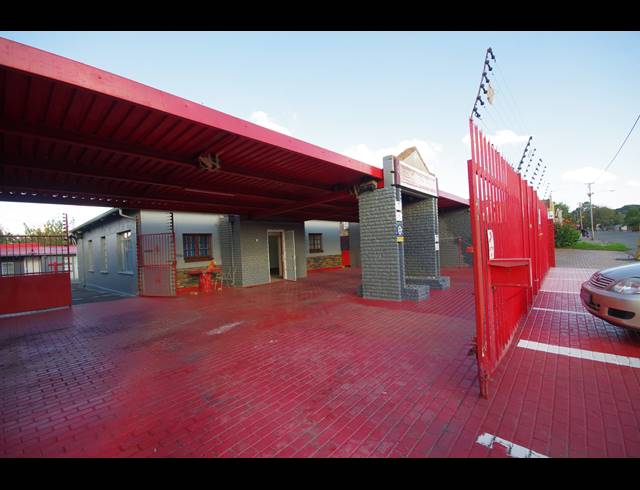 200M² INVESTMENT FOR SALE IN SPRINGS CENTRAL